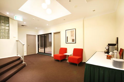 Central Studio Hotel Sydney - Mackay Tourism 23
