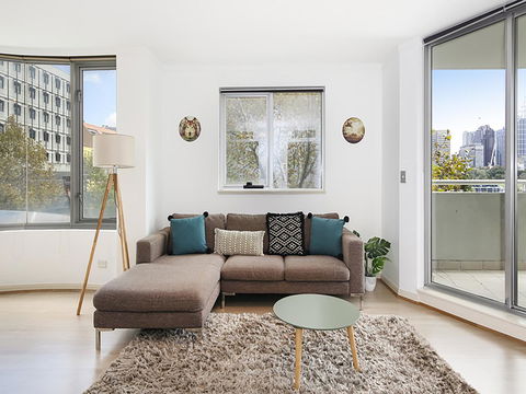 Lower Bridge And Sails - Executive 2BR Darlinghurst Apartment With Balcony And Rooftop Views - Mackay Tourism 4