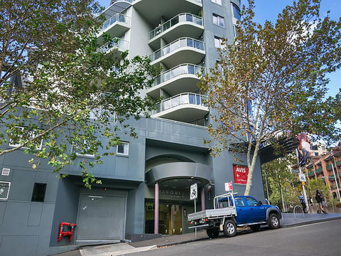 Lower Bridge And Sails - Executive 2BR Darlinghurst Apartment With Balcony And Rooftop Views - Mackay Tourism 14
