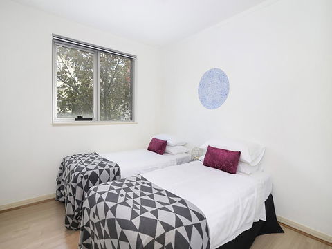 Lower Bridge And Sails - Executive 2BR Darlinghurst Apartment With Balcony And Rooftop Views - Mackay Tourism 8