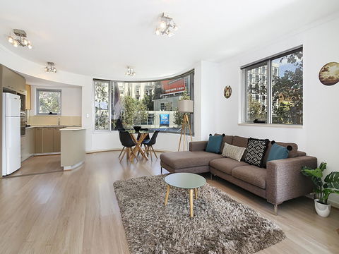 Lower Bridge And Sails - Executive 2BR Darlinghurst Apartment With Balcony And Rooftop Views - Mackay Tourism 0