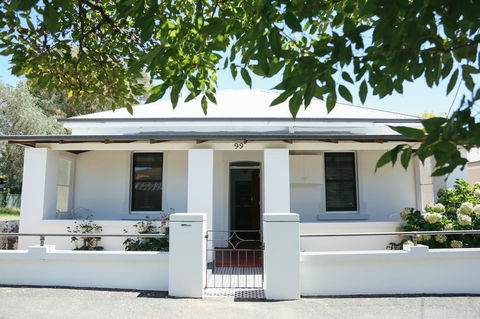 99 Hill Street Apartments - Mackay Tourism 0