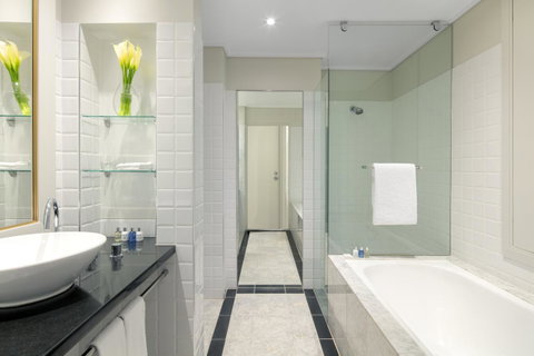 Radisson Blu Plaza Hotel Sydney - Mackay Tourism 7