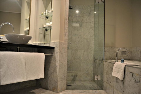 Radisson Blu Plaza Hotel Sydney - Mackay Tourism 40