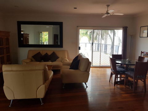 Squid\'s Ink Motel - Mackay Tourism 12