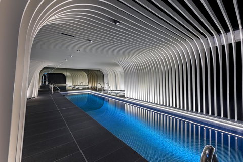 SKYE Suites Sydney - Mackay Tourism 10