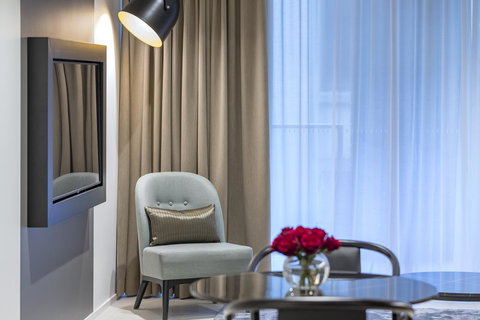 SKYE Suites Sydney - Mackay Tourism 11