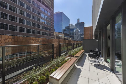 SKYE Suites Sydney - Mackay Tourism 18