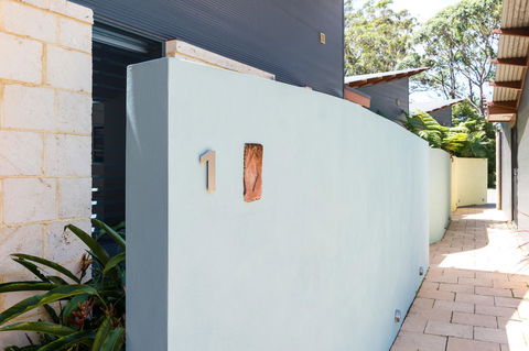 By The Beach B&B Self Contained Apartments - Mackay Tourism 5