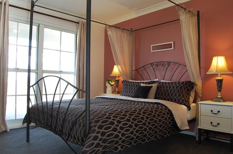 Cadair Cottages - Mackay Tourism 11