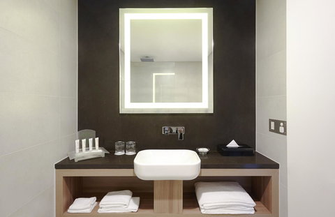 Furama Darling Harbour - Mackay Tourism 8