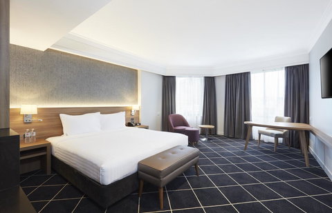 Furama Darling Harbour - Mackay Tourism 21