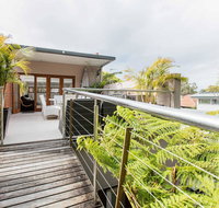 Family surf house 5 min walk to Manly beach - Mackay Tourism