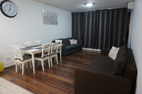 Cosy Apartment In Central Sydney - Mackay Tourism 4