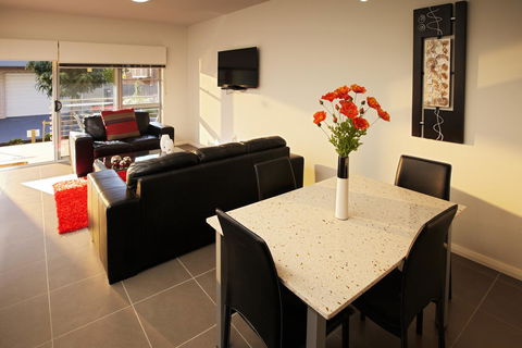 Charlestown Executive Apartments - Mackay Tourism 24