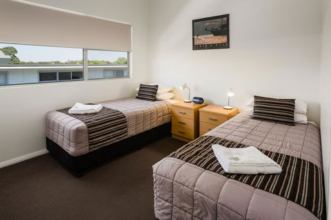 Charlestown Executive Apartments - Mackay Tourism 2