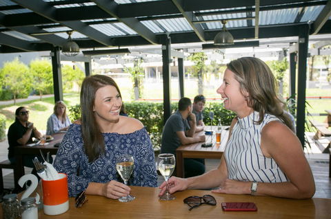 Alpha Hotel Eastern Creek - Mackay Tourism 7