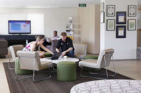 Alpha Hotel Eastern Creek - Mackay Tourism 21