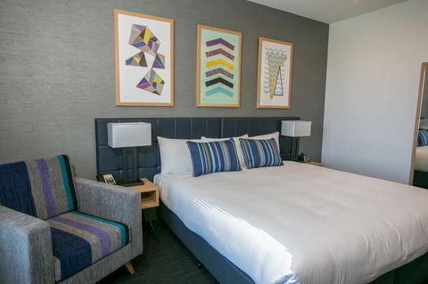 Alpha Hotel Eastern Creek - Mackay Tourism 37
