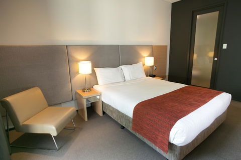 Alpha Hotel Eastern Creek - Mackay Tourism 31