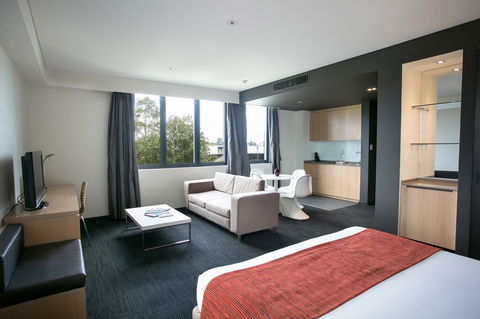 Alpha Hotel Eastern Creek - Mackay Tourism 16