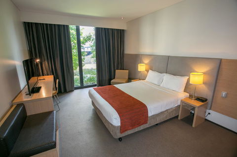 Alpha Hotel Eastern Creek - Mackay Tourism 32