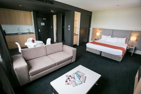 Alpha Hotel Eastern Creek - Mackay Tourism 15