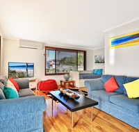 Sandy Toes Beach House Jervis Bay - 2min to Beach - Mackay Tourism