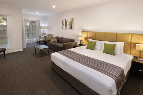 Best Western Plus Bolton On The Park - Mackay Tourism 6