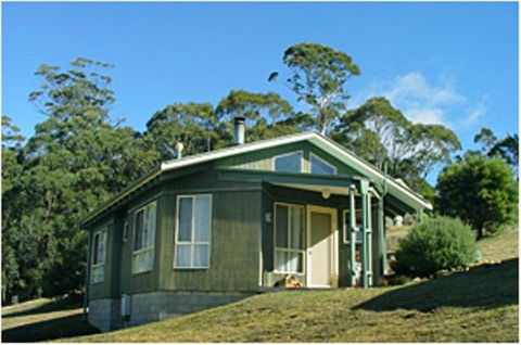 Jenolan Cabins - Mackay Tourism 9