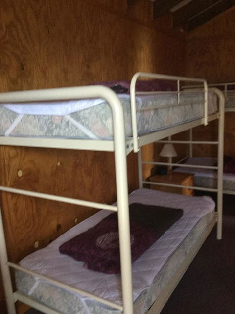 Jenolan Cabins - Mackay Tourism 8