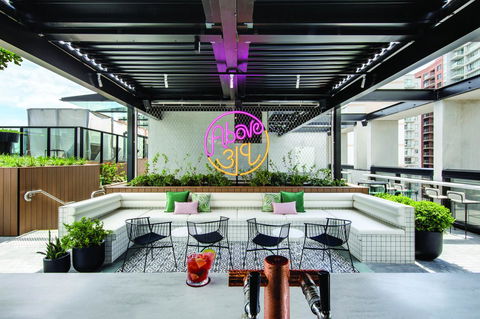 Vibe Hotel Sydney Darling Harbour - Mackay Tourism 6