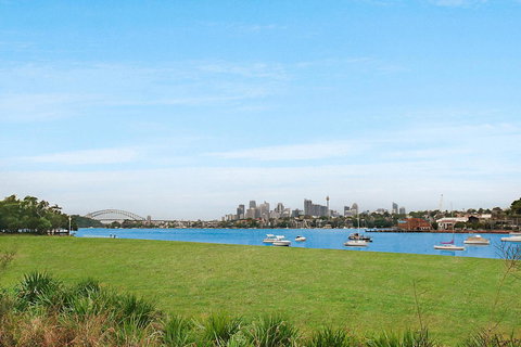 Elegant Family Home Close To Harbour And Views - Mackay Tourism 17