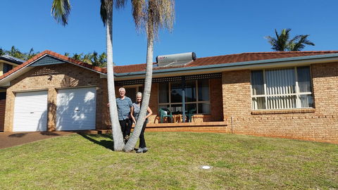 Twin Palms Holiday House At Lighthouse - Mackay Tourism 0