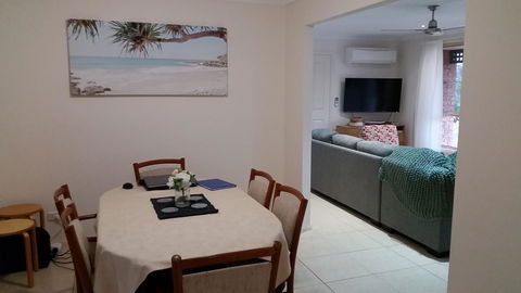 Twin Palms Holiday House At Lighthouse - Mackay Tourism 2