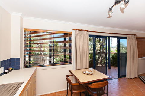 Coast Yamba - Adults Only - Mackay Tourism 32