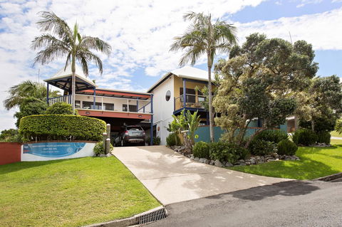 Coast Yamba - Adults Only - Mackay Tourism 27