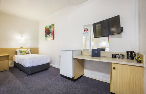 Boomerang Hotel - Mackay Tourism 1