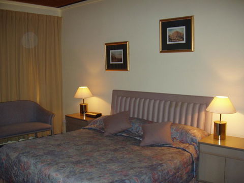 Temora Motel - Mackay Tourism 1