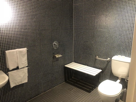 Crown Hotel Surry Hills - Mackay Tourism 38