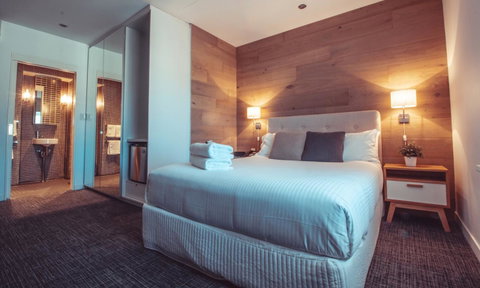 Crown Hotel Surry Hills - Mackay Tourism 13