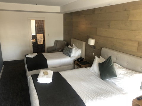 Crown Hotel Surry Hills - Mackay Tourism 16