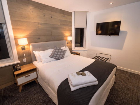 Crown Hotel Surry Hills - Mackay Tourism 8