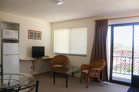 Narooma Palms Holiday Apartments - Mackay Tourism 9