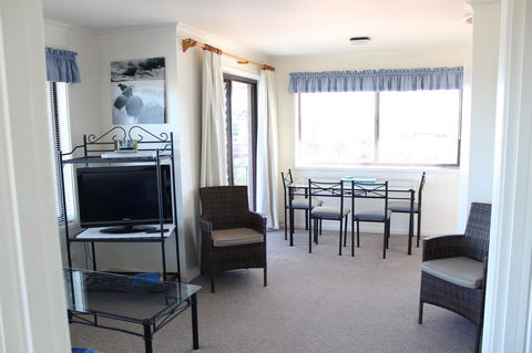 Narooma Palms Holiday Apartments - Mackay Tourism 5