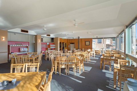 Black Dolphin Resort Motel & Apartments - Mackay Tourism 27