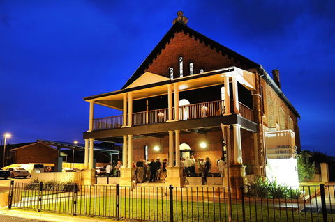 Perry Street Hotel - Mackay Tourism 0