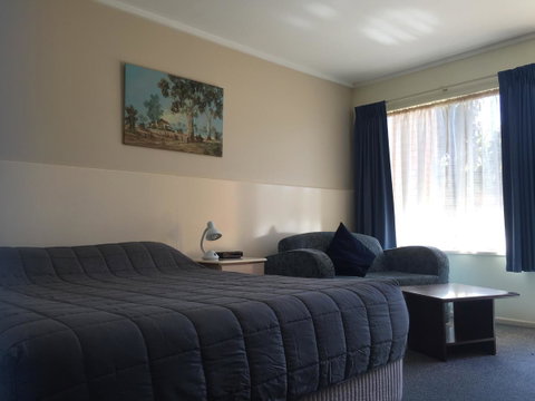 Deniliquin Motel - Mackay Tourism 7