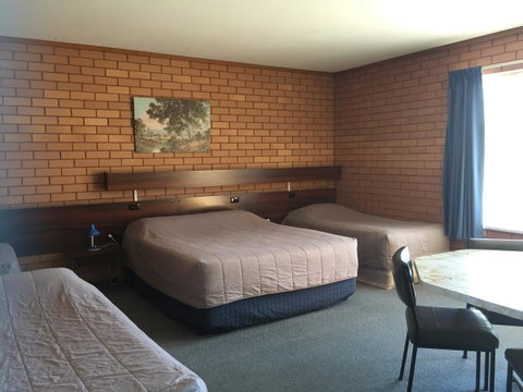 Deniliquin Motel - Mackay Tourism 14
