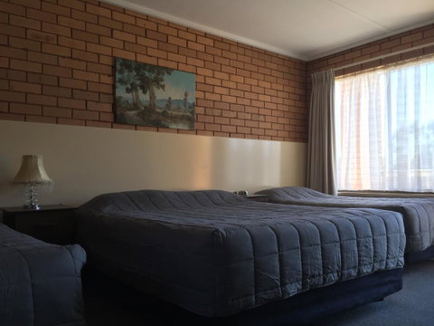 Deniliquin Motel - Mackay Tourism 12
